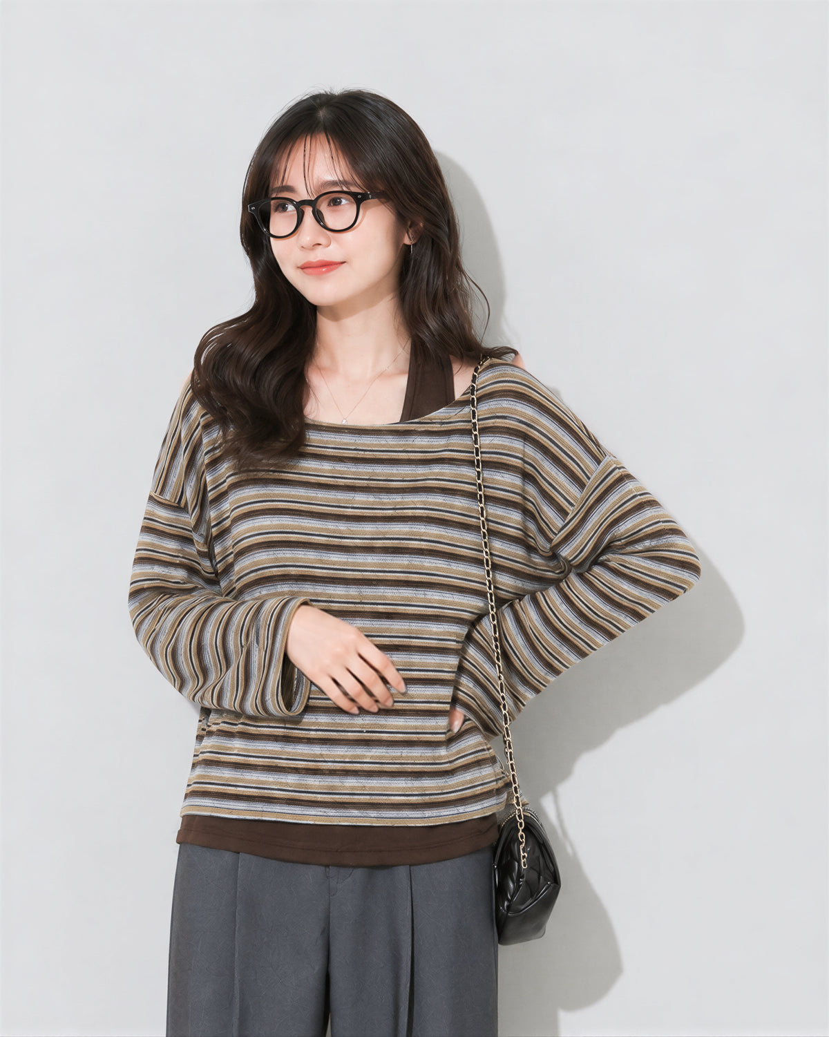 【全2色】S~XL アシンメトリーショルダー 肌見せ ボーダー フェイクレイヤードTシャツ