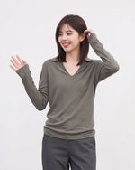 襟付きVネック スリムフィット長袖Tシャツ