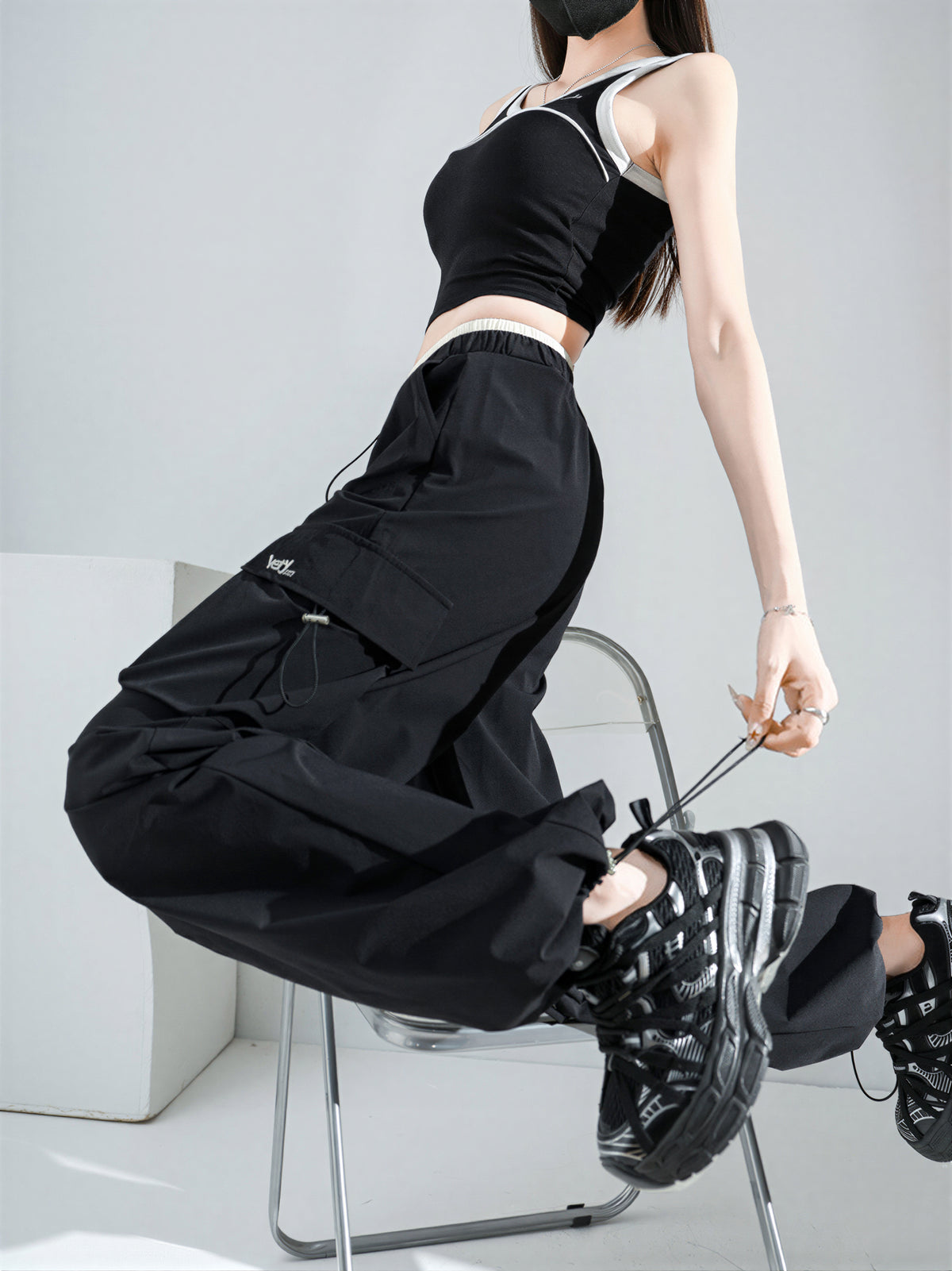 ドローストリング裾絞り薄手カーゴイージーストレートパンツ-ブラック-2XL