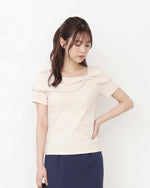 アシンメトリー折り返し襟 パールトリムTシャツ