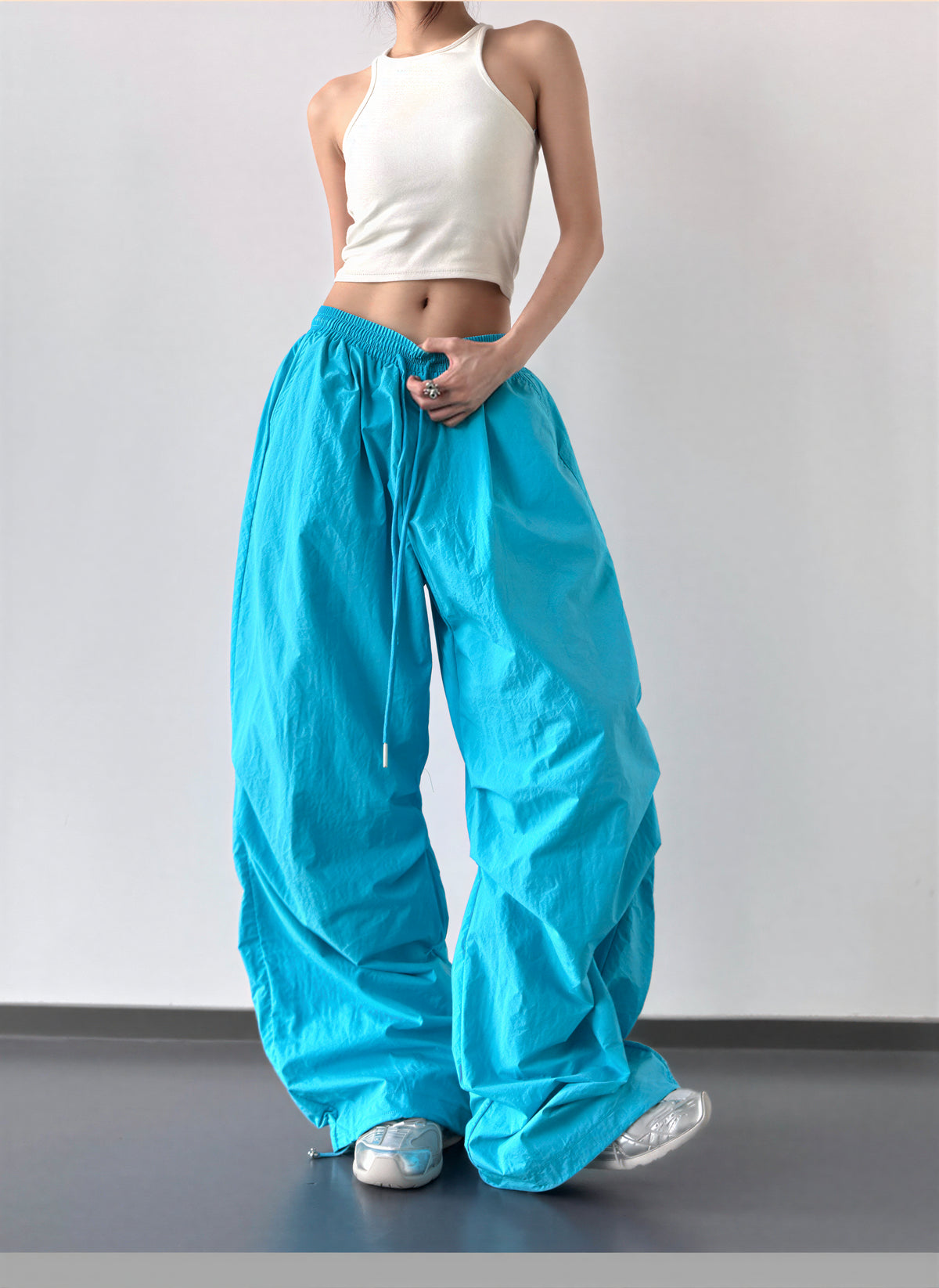 ドローストリングウエスト 立体シルエット ワイドレッグカーゴパンツ-サックス A01-XL