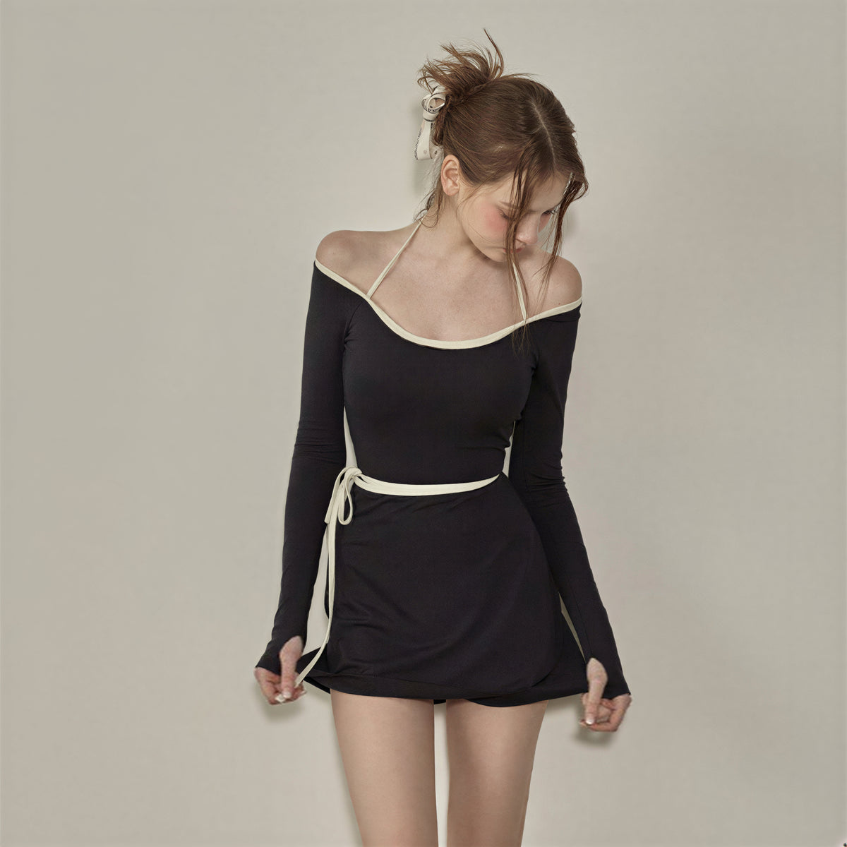 配色トリム リボンデザイン ウエストシェイプ ワンピース風水着（長袖・オフショルダー）