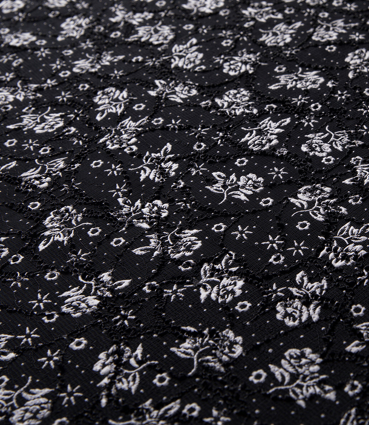 ブラック小花柄スリム半袖Tシャツ