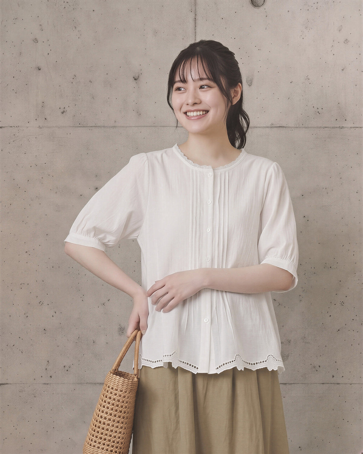 M~2XL レース切り抜き　スタンドカラーボタン留め　ゆったり半袖シャツ