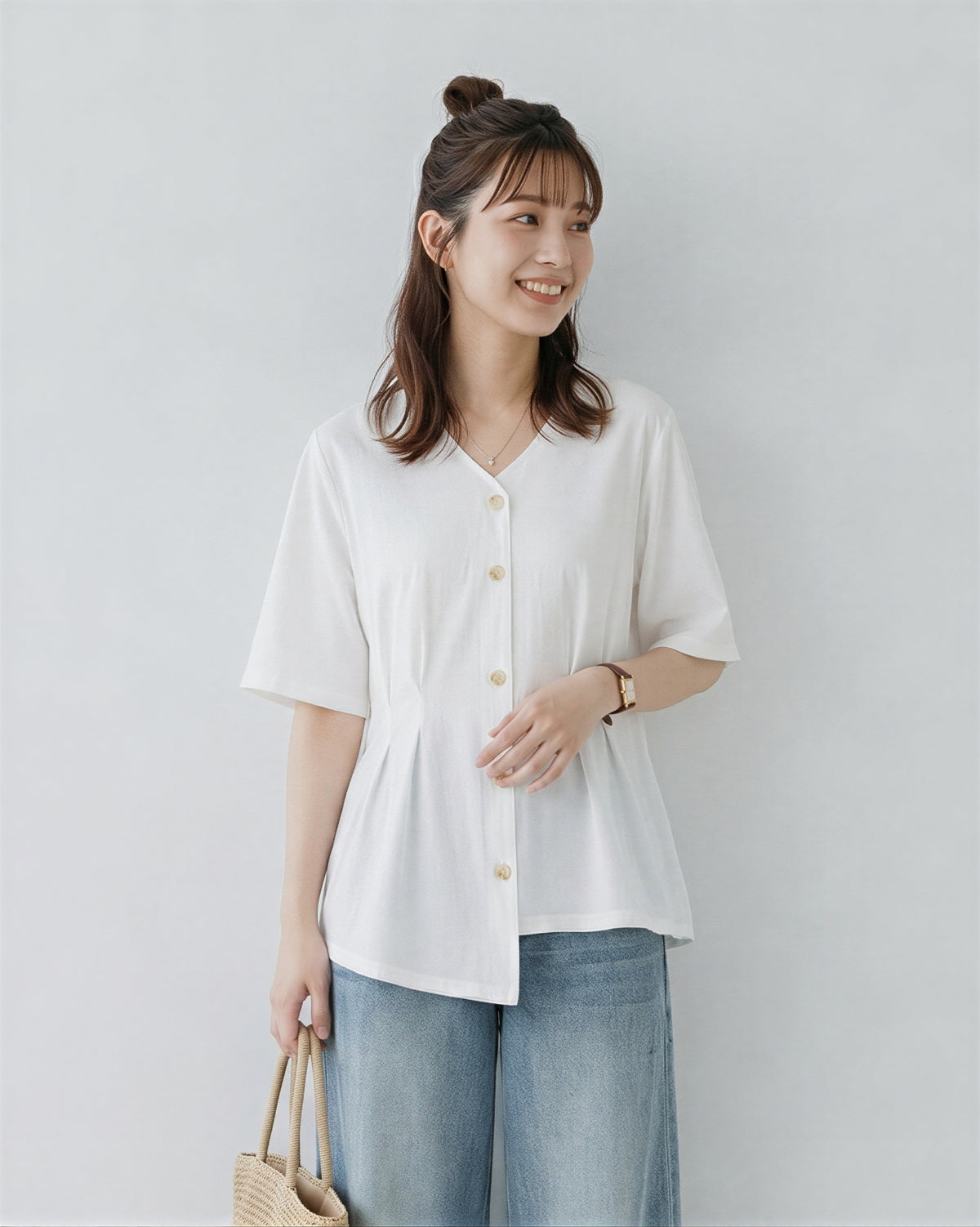 Vネック ギャザー入り ゆったりTシャツ