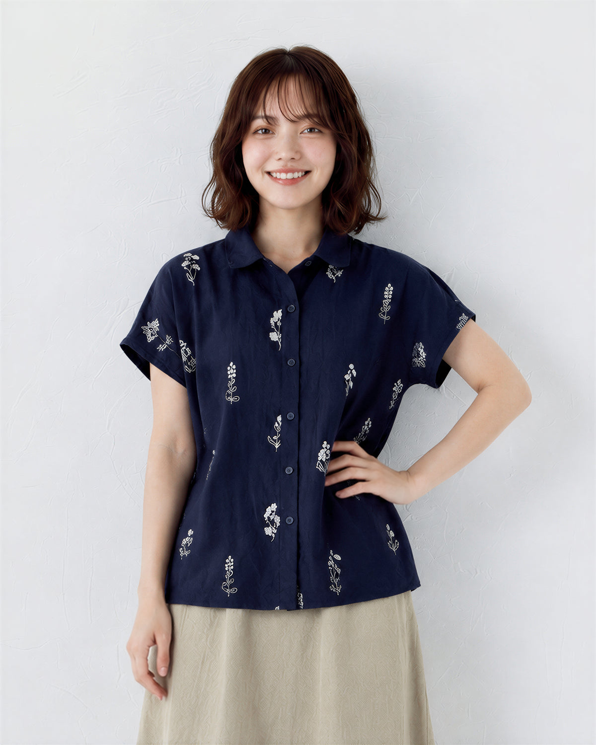 【全2色】M~3XL 小さめラウンドネック 花柄 ゆったり半袖シャツ
