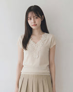 レースVネック スリムフィット 半袖Tシャツ