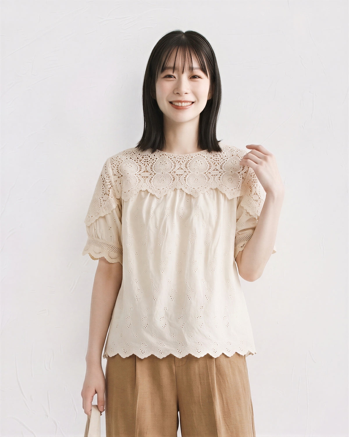 カットワークレース切り替え ゆったりブラウス