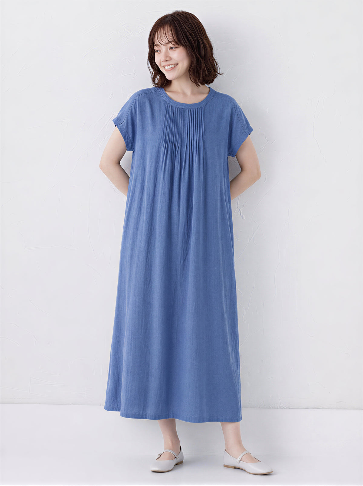 M~2XL プリーツ入りクルーネック ゆったりミディ丈ワンピース