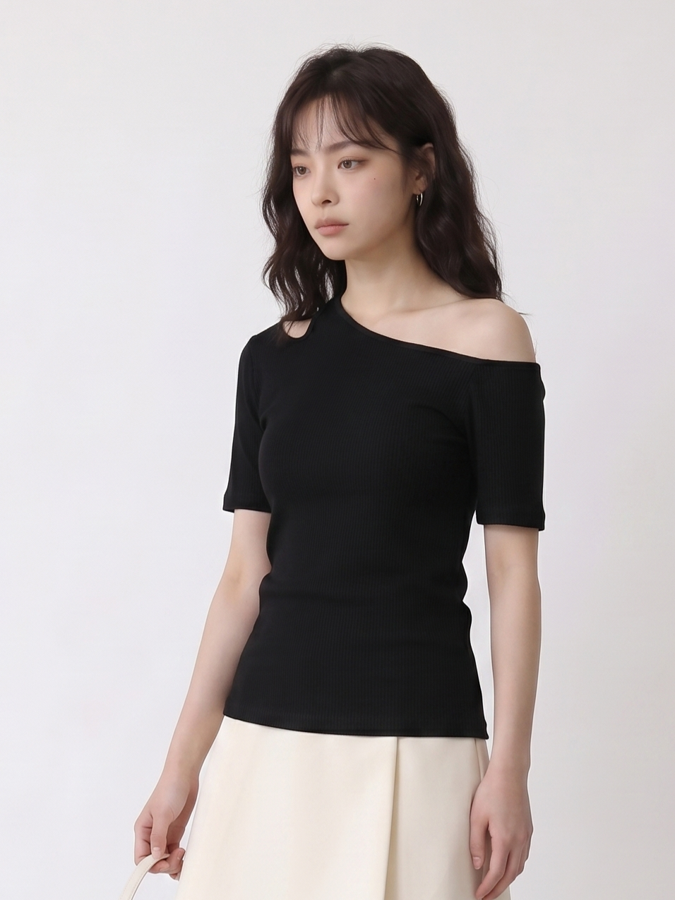 アシンメトリーショルダー 肩見せ カットアウト スリムTシャツ