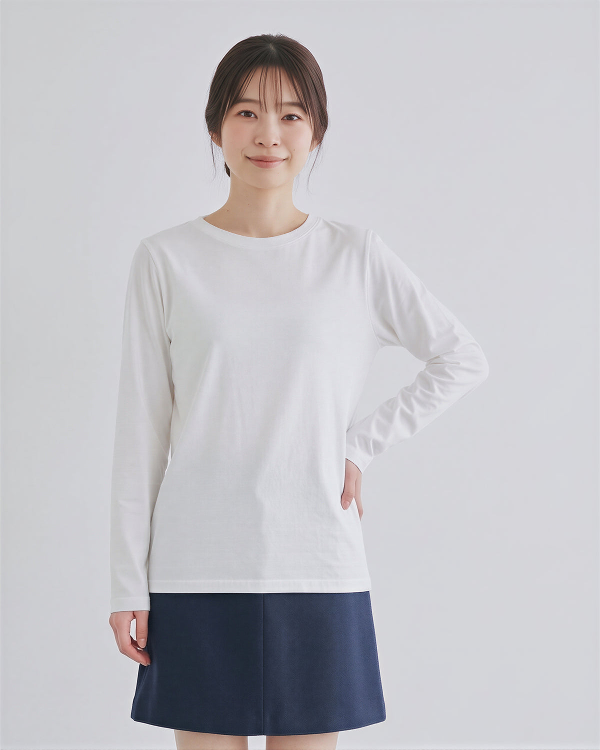 クルーネック ストレートシルエット ゆったり 長袖Tシャツ
