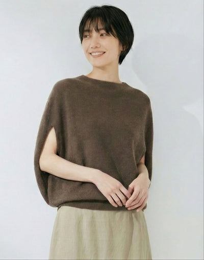 ケープ風シルエット スリット入り ノースリーブニット