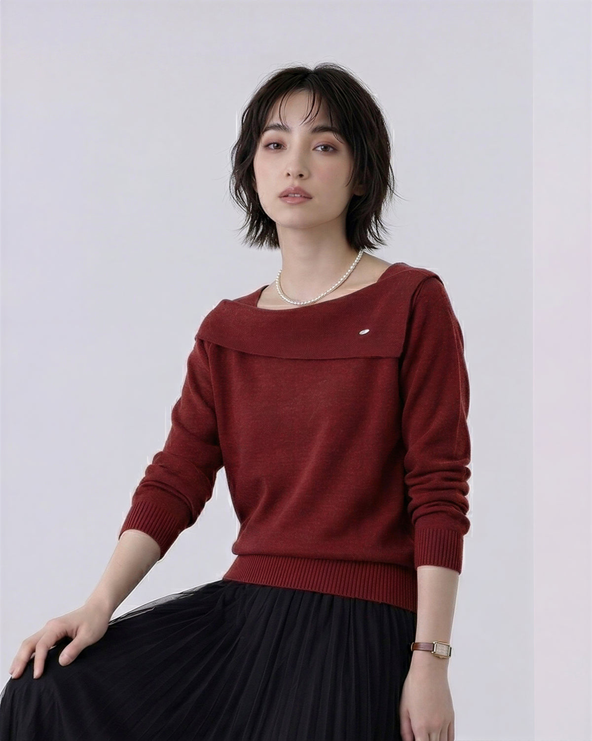 襟付きオフショル風ボートネック ゆったりショート丈ニット