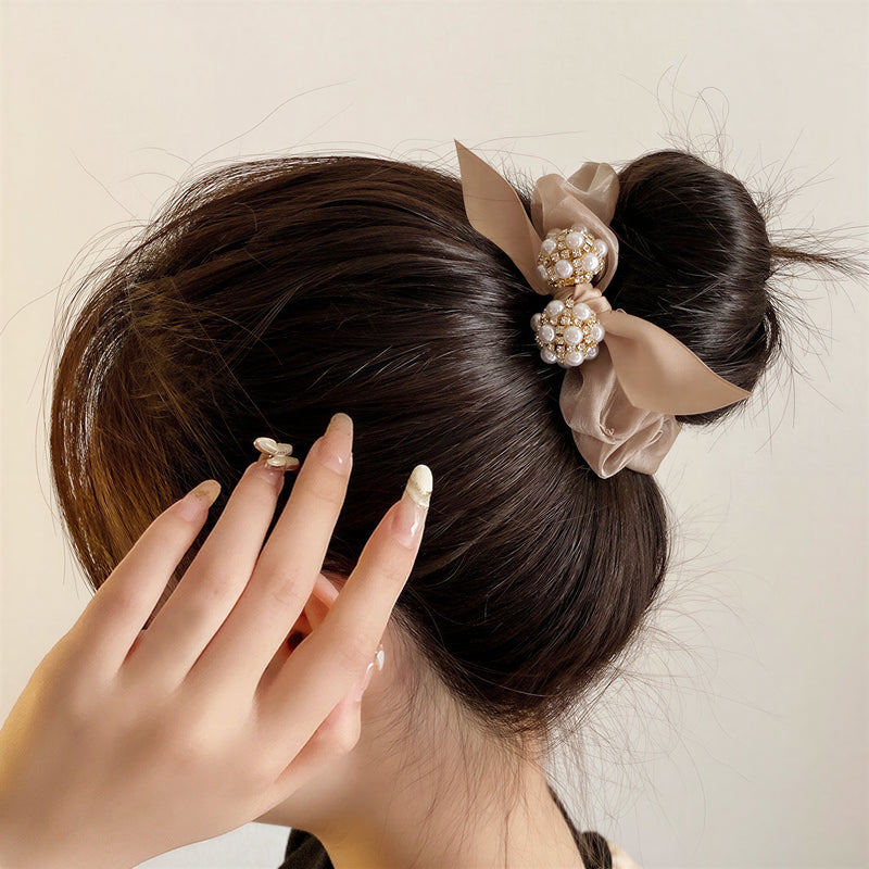 【全2色】サテンギャザー フラワークラスター風パール＆ラインストーン リボン パール＆ラインストーン ヘアゴム（ポニーテール用）