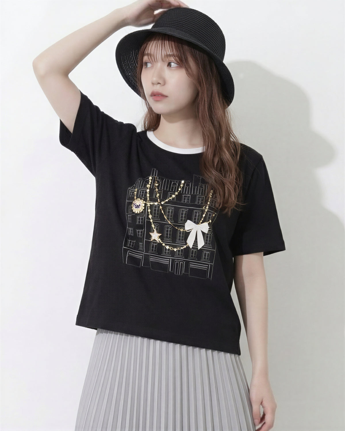 配色パイピングのクルーネック 立体柄Tシャツ