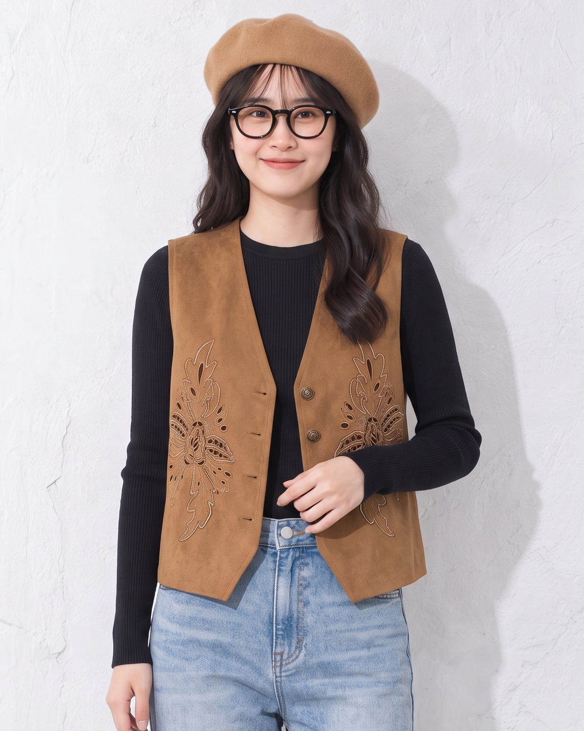 刺繍カットワーク・Vネックベスト