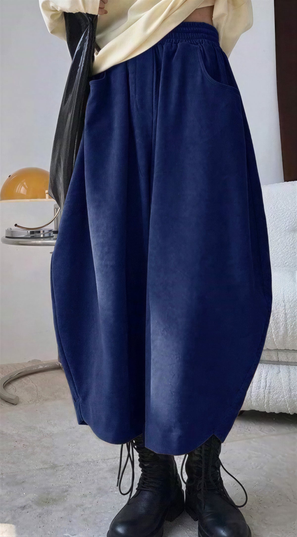ゆったりカーブシルエット 立体サルエルパンツ