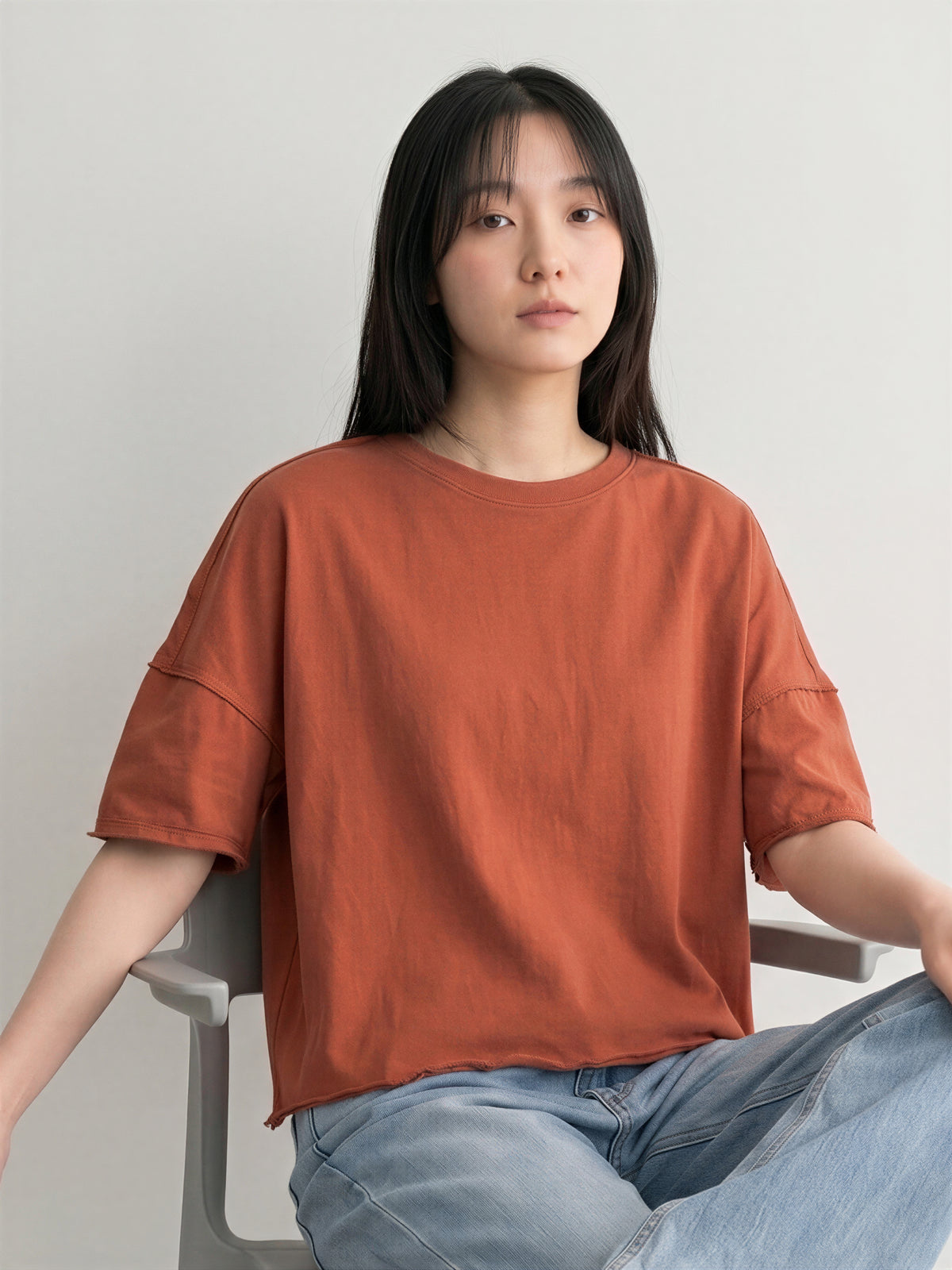 ゆったりドロップショルダー ラウンドヘムTシャツ