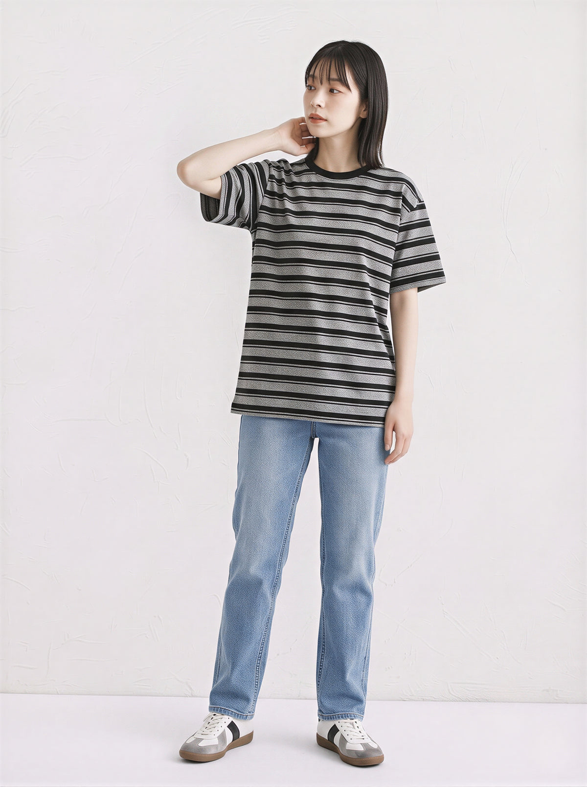 ブラックボーダー ルーズショルダーTシャツ