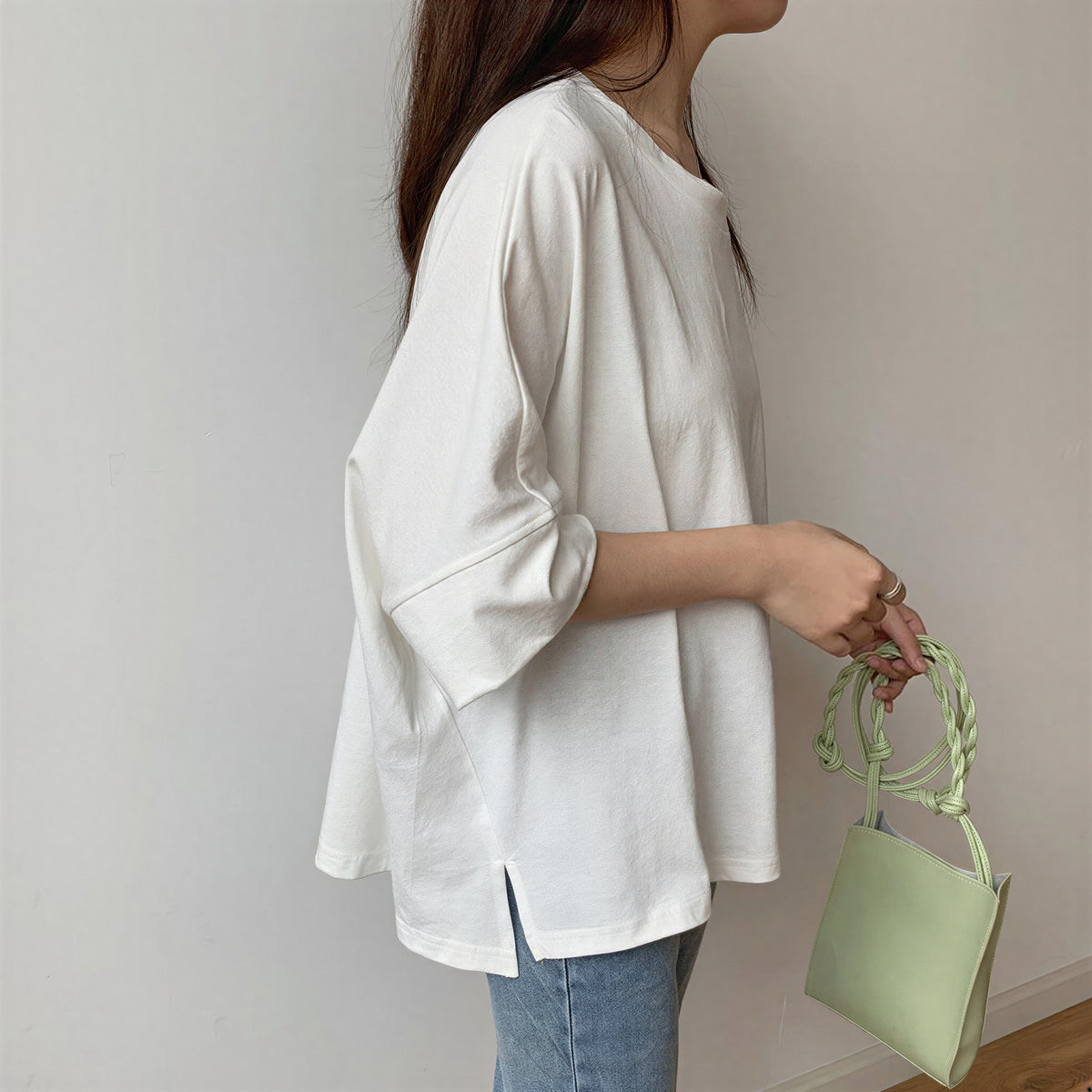ゆったりドロップショルダー スリットTシャツ