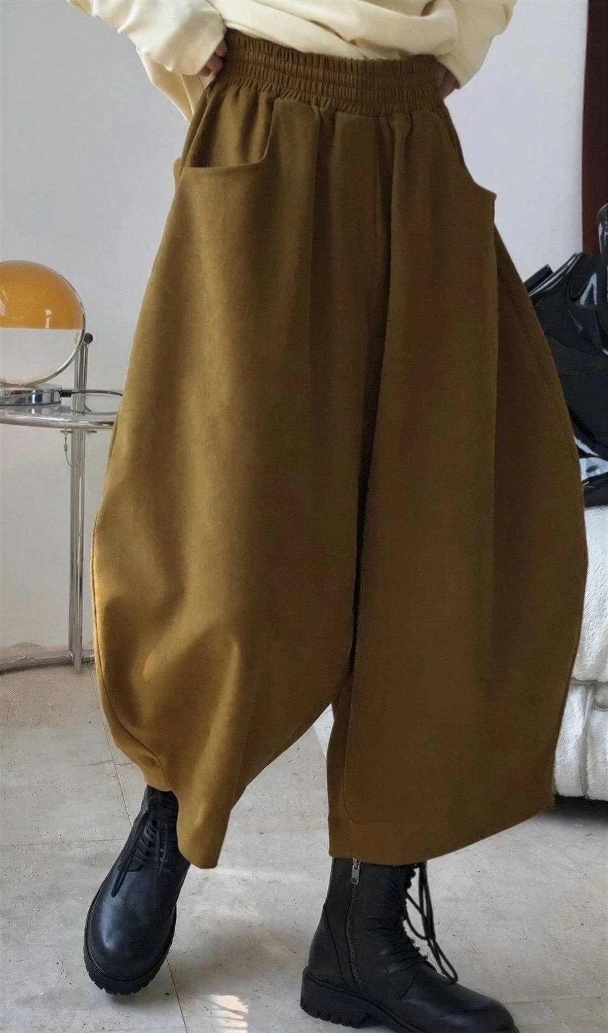 ゆったりカーブシルエット 立体サルエルパンツ
