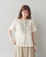 スクエアネック 刺繍 ゆったりTシャツ