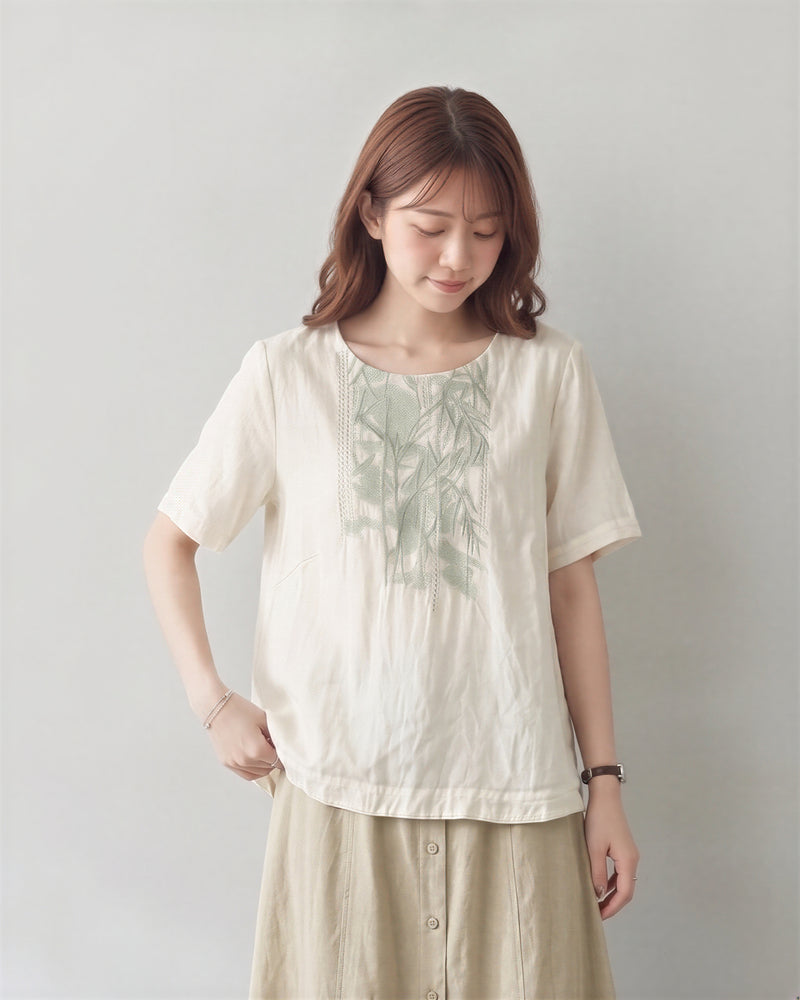 スクエアネック 刺繍 ゆったりTシャツ