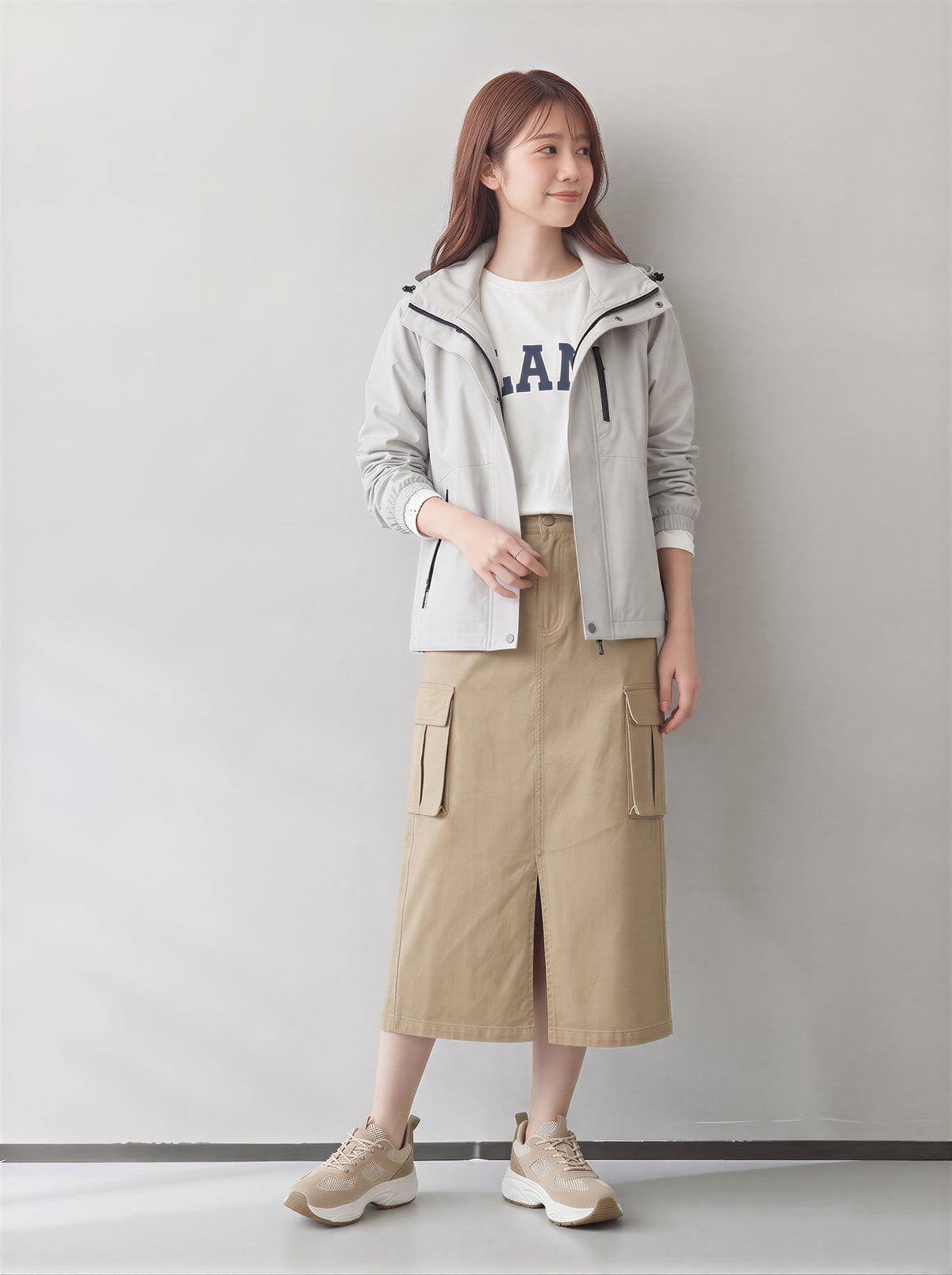 【秋新作】【全2色】S~2XL フード付きショート丈 立体裁断マウンテンパーカー