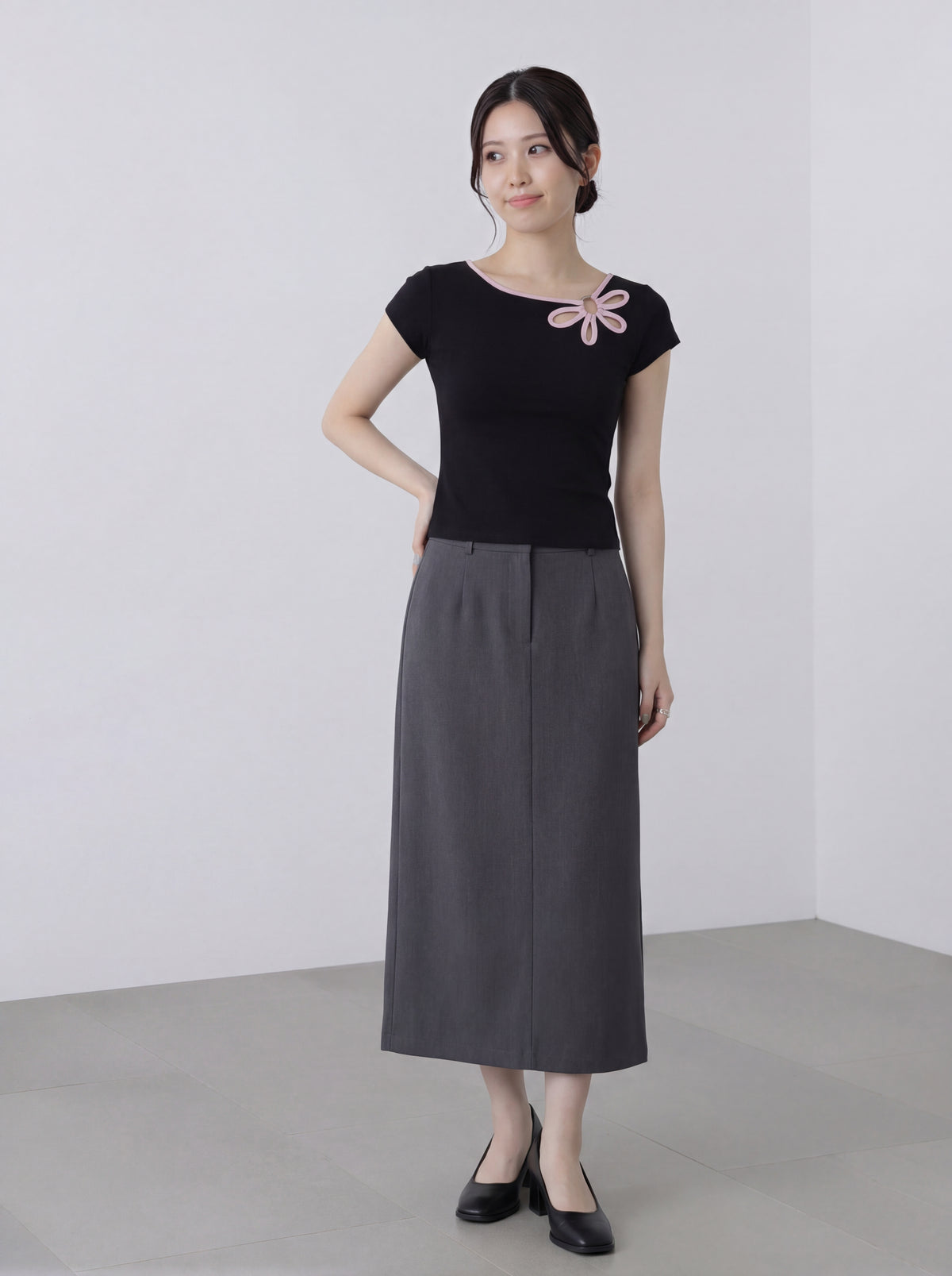 アシンメトリーオフショル風 リボン付きウエストシェイプTシャツ