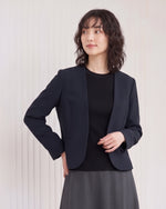 【秋新作】【全2色】S~2XL ラウンドネック ショート丈 ウエストシェイプ テーラードジャケット