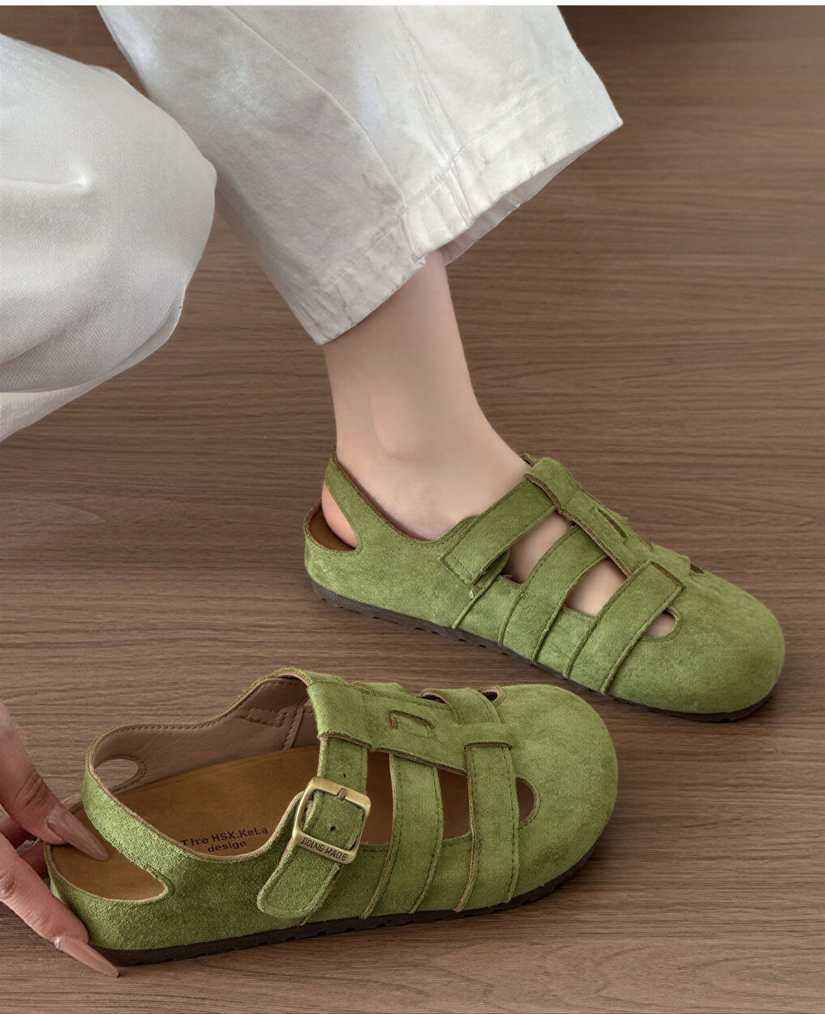 レトロな編み込み風 つま先オープン カットワーク入り グルカサンダル
