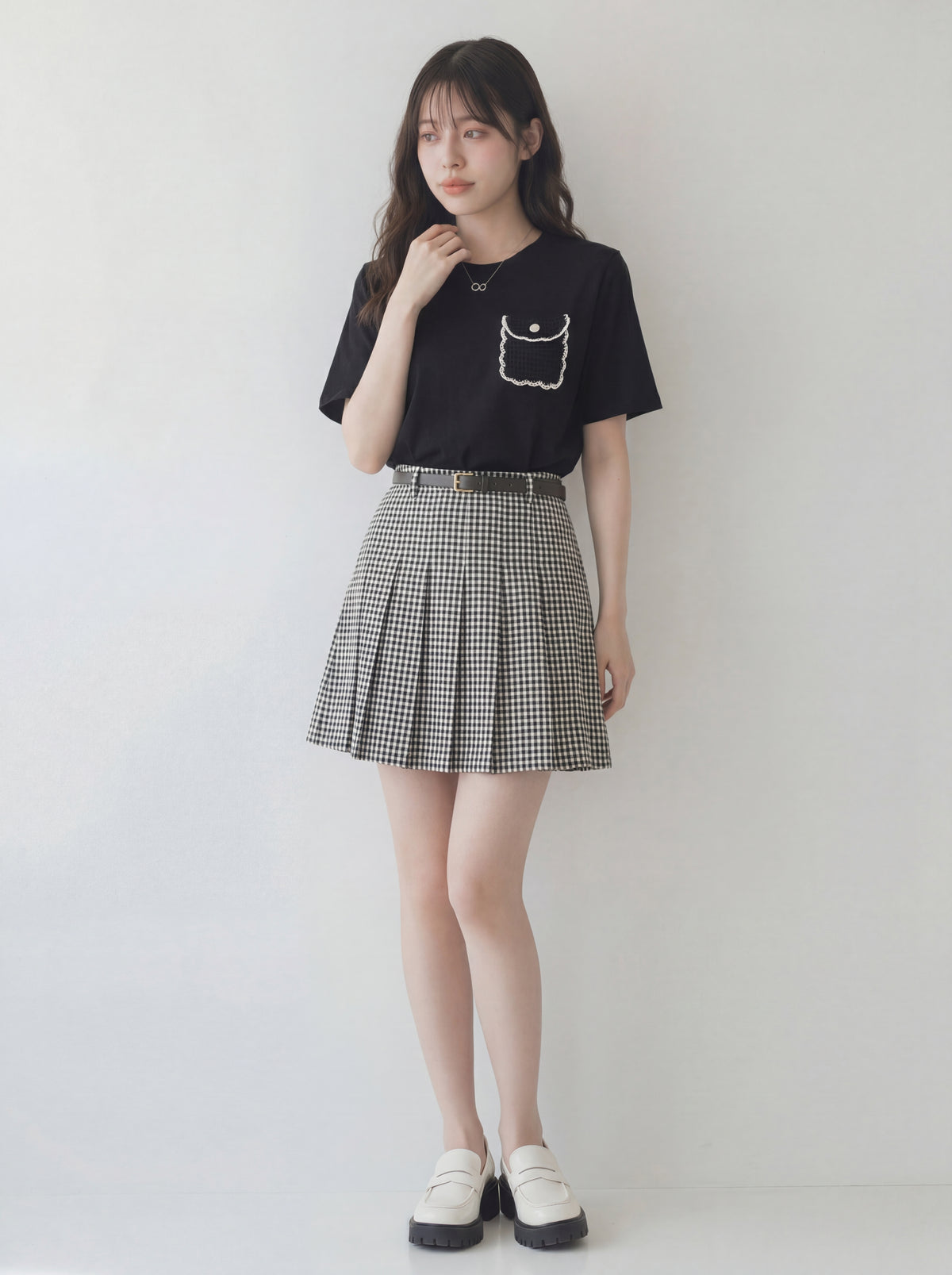 ブラック ゆったりドロップショルダー 立体ポケット刺繍 半袖Tシャツ