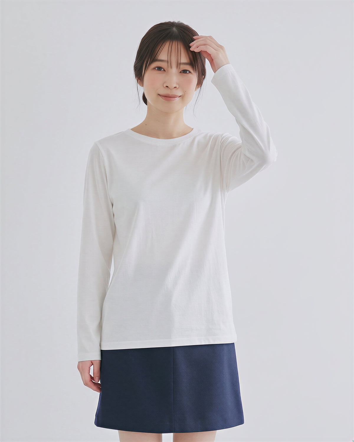クルーネック ストレートシルエット ゆったり 長袖Tシャツ
