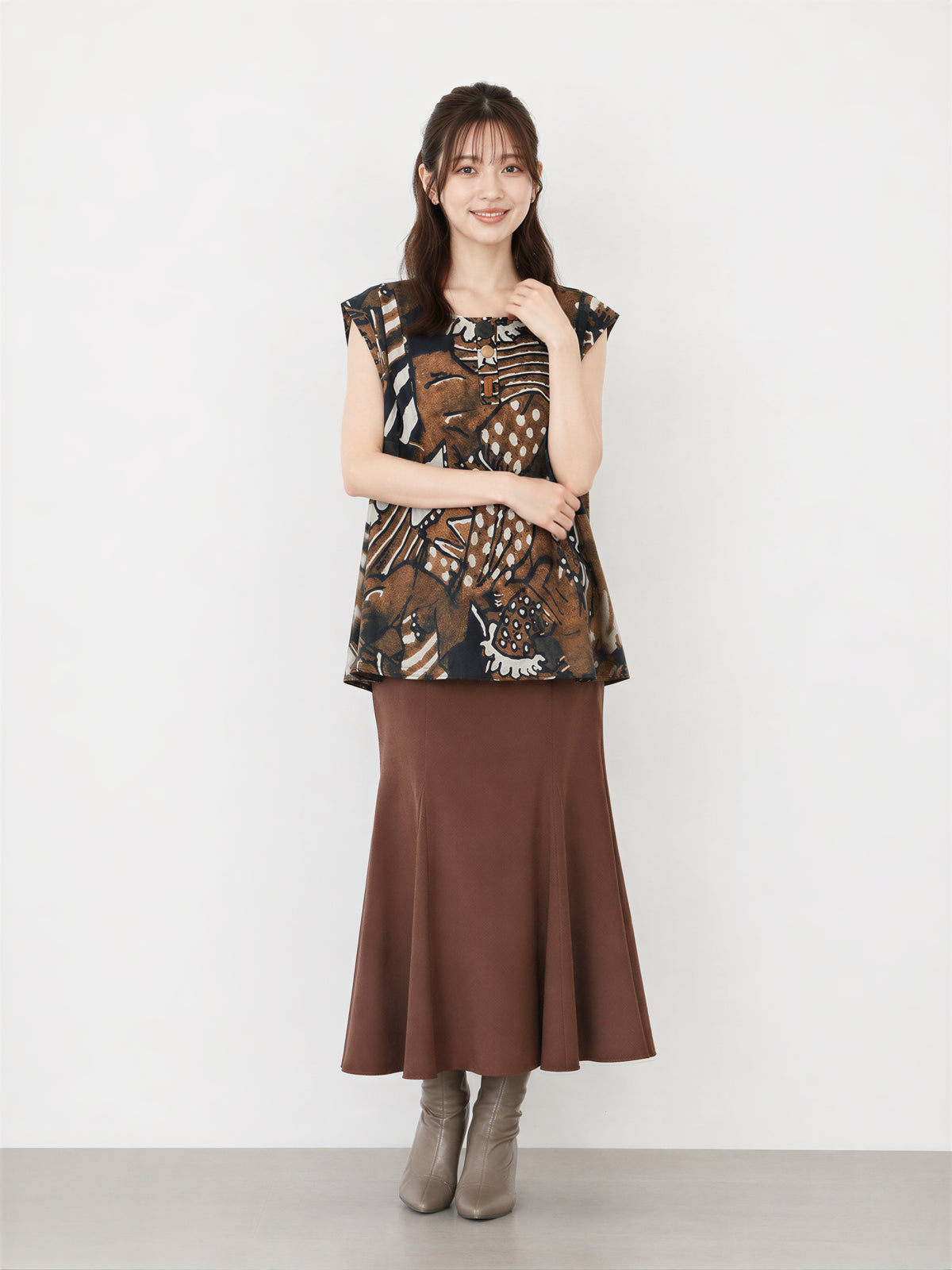 M~2XL ゆったりAライン裾 プリントノースリーブシャツ