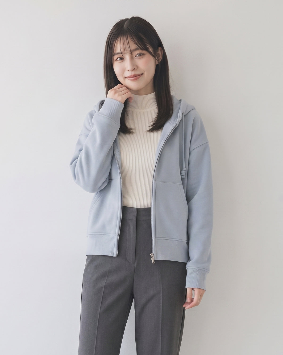 【秋新作】ゆったりショート丈ドローストリングフード付きスウェット
