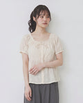 ベージュ