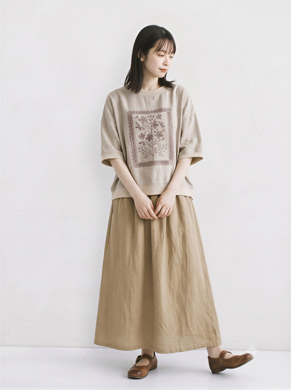 ゆったりドロップショルダー フラワープリントTシャツ