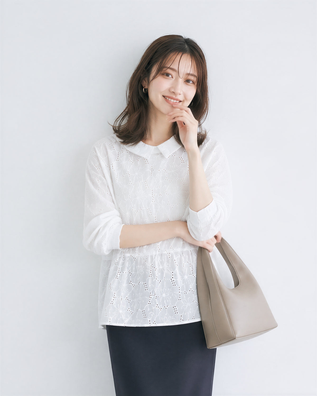 M~2XL ホワイト 透かし柄 襟付き ゆったり長袖シャツ