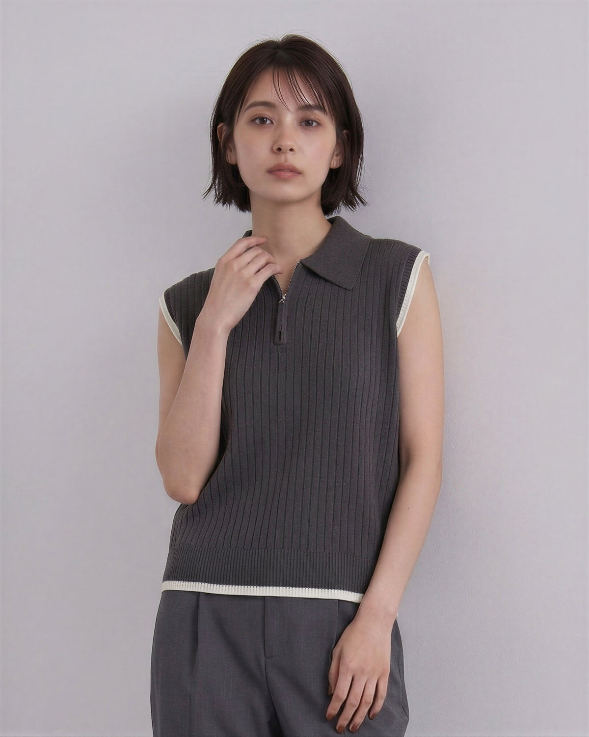 襟付き ハーフジップ リブ ノースリーブニット