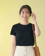 スリムフィット 伸縮性 クルーネック ショート丈 半袖Tシャツ