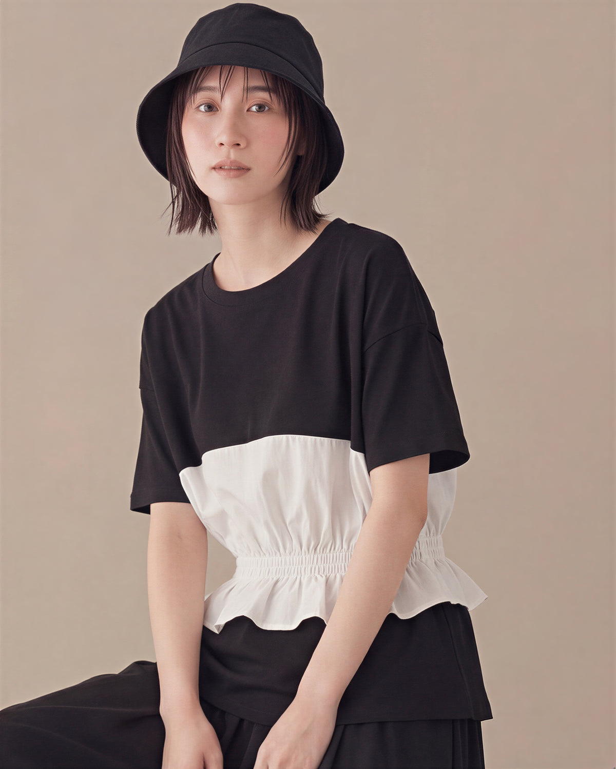 切り替えフリルヘム ウエストシェイプ 半袖Tシャツ