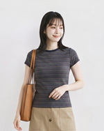 ラインをきれいに見せる 配色クルーネックTシャツ