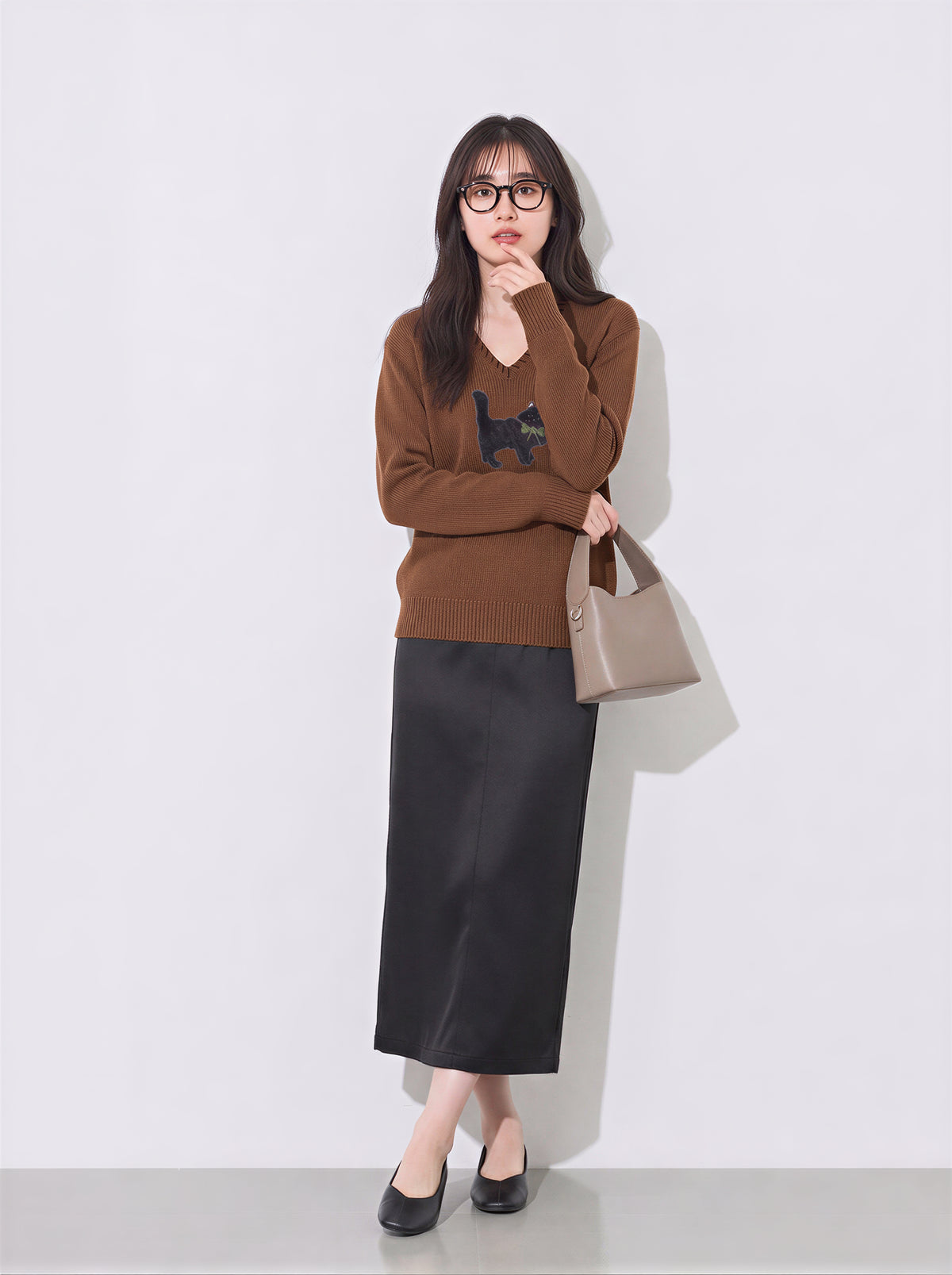 【全2色】S~XL Vネック 透かし縁取り 猫モチーフ ニットトップス