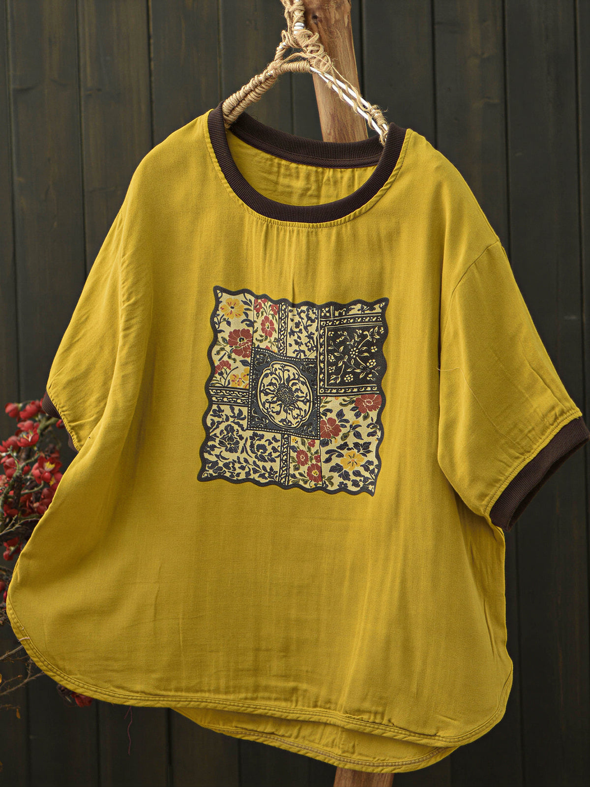 ゆったりクルーネック 配色トリムプリントTシャツ