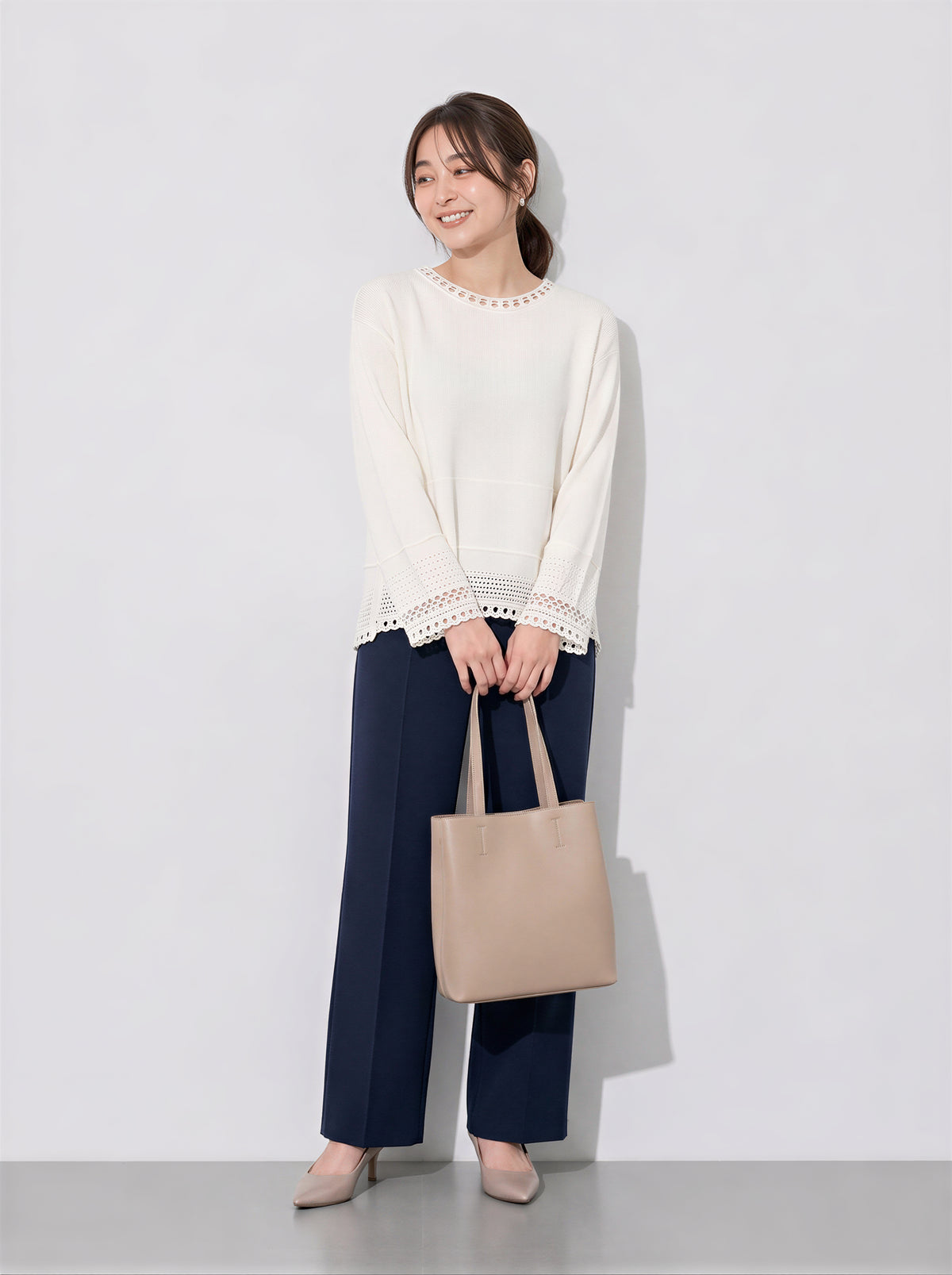 S~2XL 透かしレース付きクルーネックニット