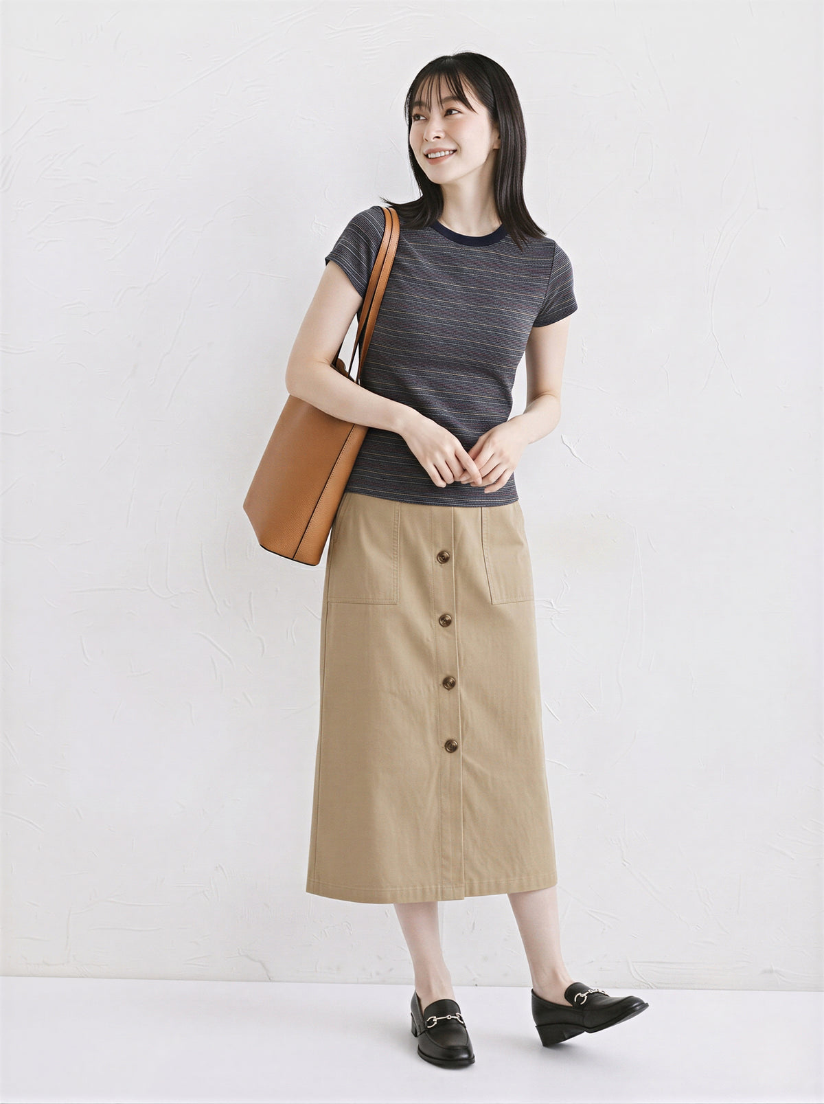 ラインをきれいに見せる 配色クルーネックTシャツ