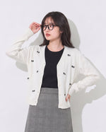 【秋新作】Vネック刺繍ショート丈ニットカーディガン