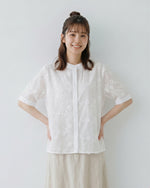 立体刺繍 クルーネック ルーズシャツ