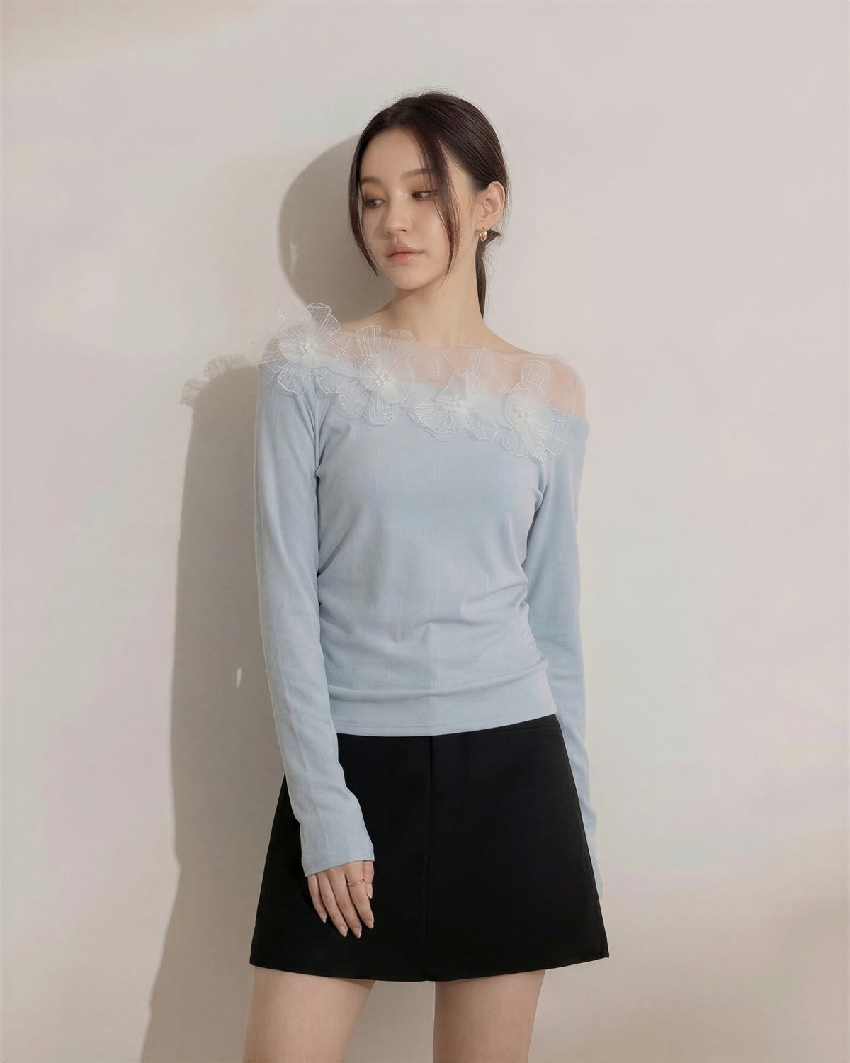 オフショルダー 透けチュール切替 立体フラワー 長袖Tシャツ