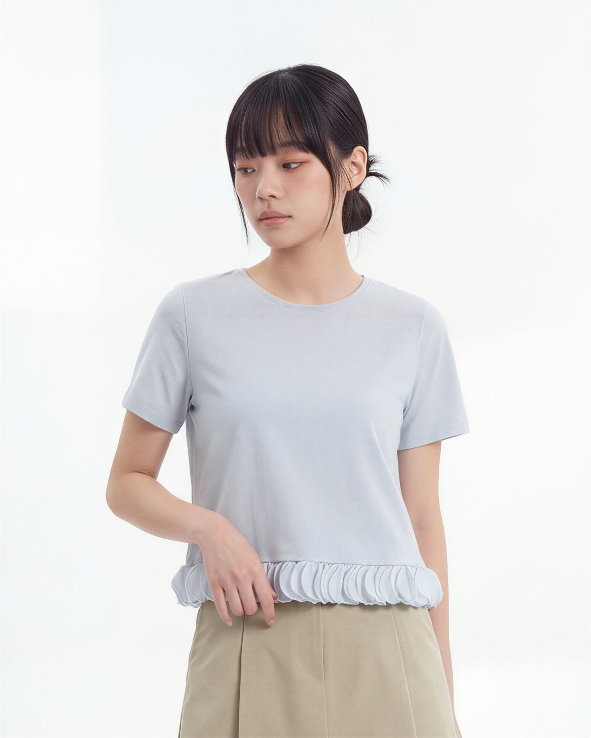 クルーネック ショート丈 ペプラム裾 背中あきリボン 半袖Tシャツ
